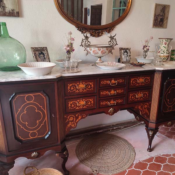 Exposición y venta de enseres restaurados el trastero de rai la font de la figuera